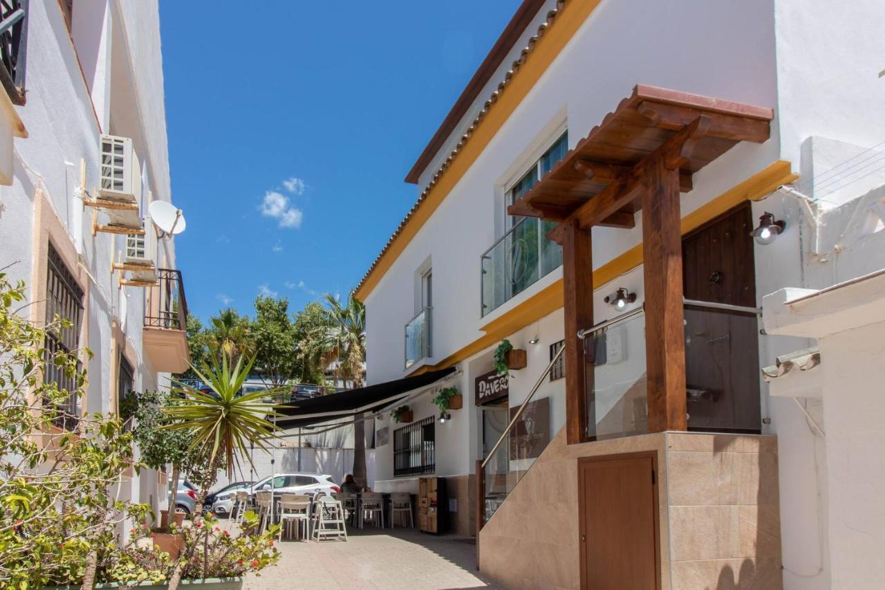 Gjestgiverier In Guest - Private In The Fishing Port Of